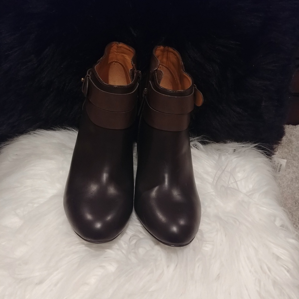 Nine West booty
